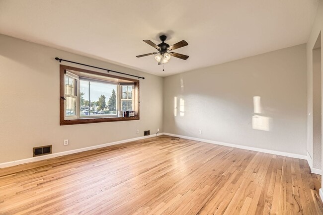 Building Photo - Spacious Home w/Large Backyard Only Blocks...