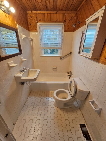 Building Photo - 108 Stowe Acres