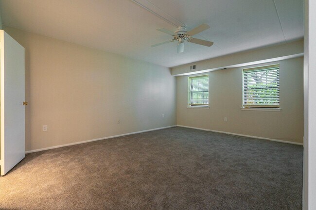 Building Photo - 501 N Bethlehem Pike