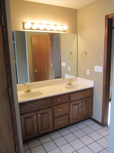 Building Photo - 2616 Nantucket Ave