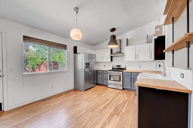 Building Photo - 2,940.95,  3-Bedroom, 1-bathroom Home In Erie with Stunning Backyard Space!