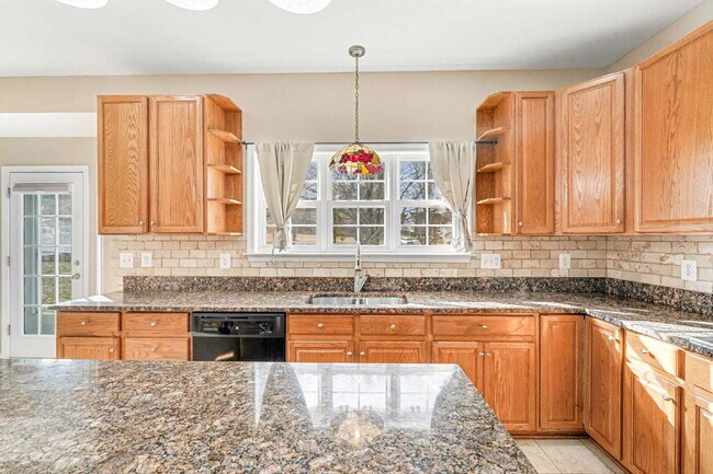 Building Photo - 9 Gallery Rd