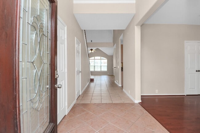 Building Photo - 8810 Sunforest Ln