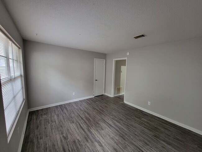 Building Photo - ~1530 Whitney Street