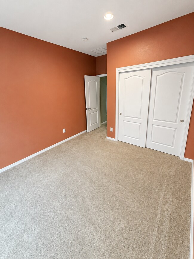Building Photo - 174 Spectrum Ave SW