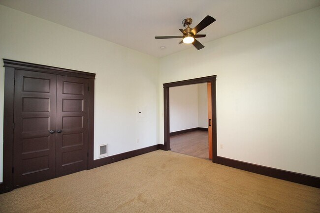 Building Photo - 1634 NW Everett St