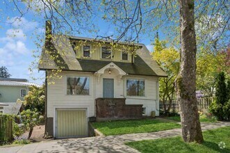Building Photo - 4 bedroom in Seattle WA 98119