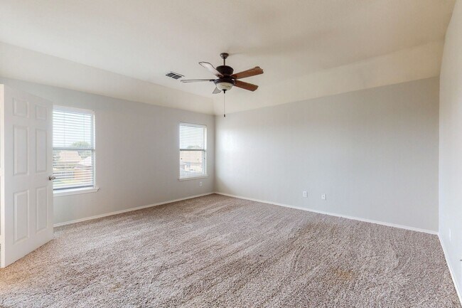 Building Photo - ***Pre-Marketing*** Great Home with Room T...