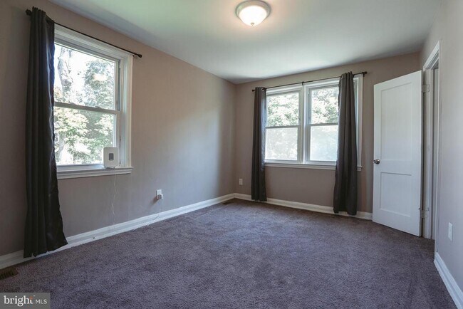 Building Photo - 701 St Dunstans Rd