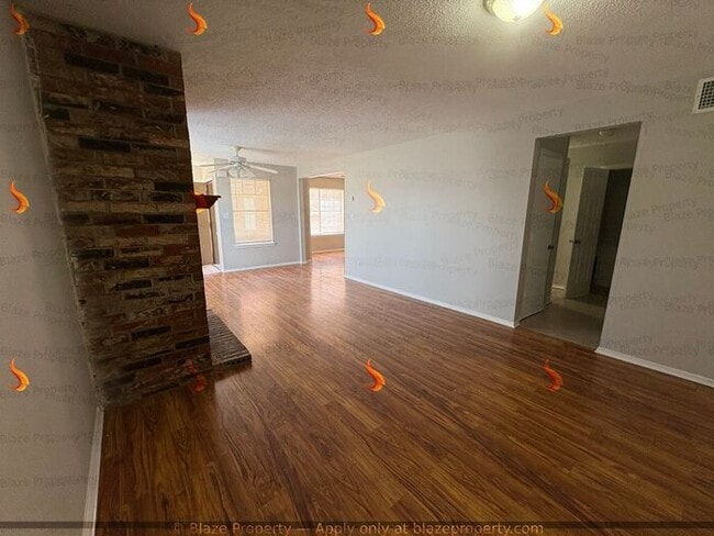 Building Photo - NOW LEASING : 3 Bed 2.5 Bath Townhouses