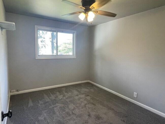 Building Photo - Rochester 3-Bedroom, 1.5 Baths, Entertainm...