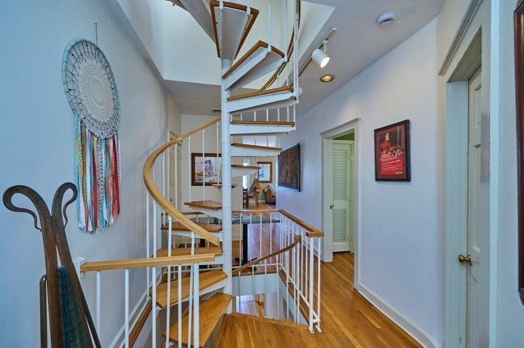 Building Photo - 118 Trowbridge St