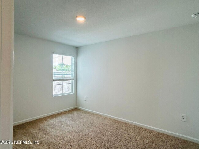 Building Photo - 206 Tidal Bch Ave