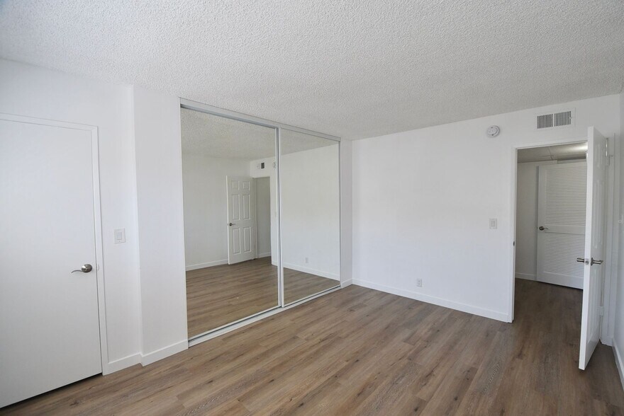Building Photo - 12245 Chandler Blvd