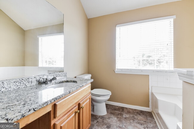 Building Photo - 150 Hazelhurst Dr