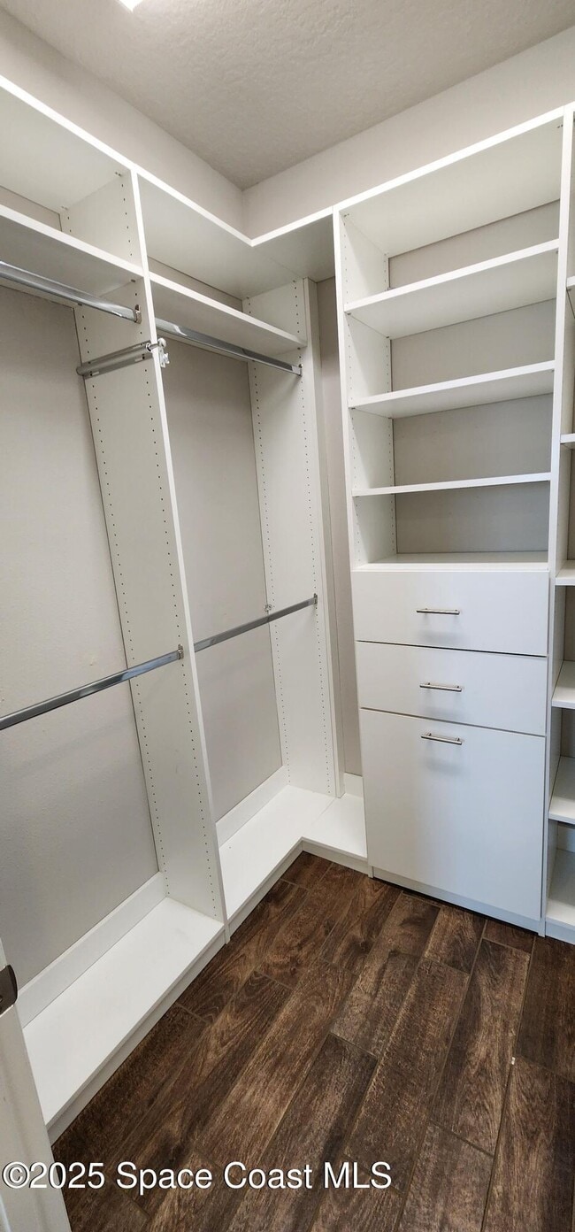 Building Photo - 3003 Trasona Dr