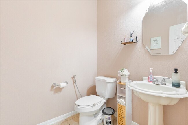 Building Photo - 16622 Dover Mills Dr