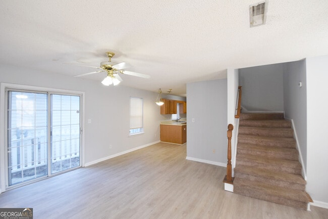 Building Photo - 147 S Fairfield Dr