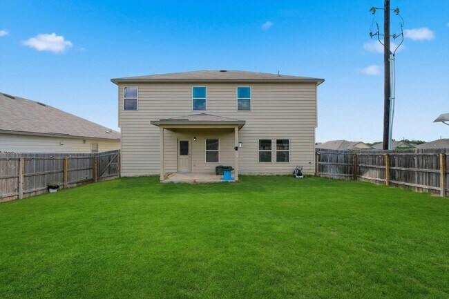 Building Photo - Bright & Airy Living Near Lackland AFB