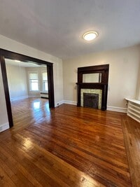 Building Photo - 612 7th St