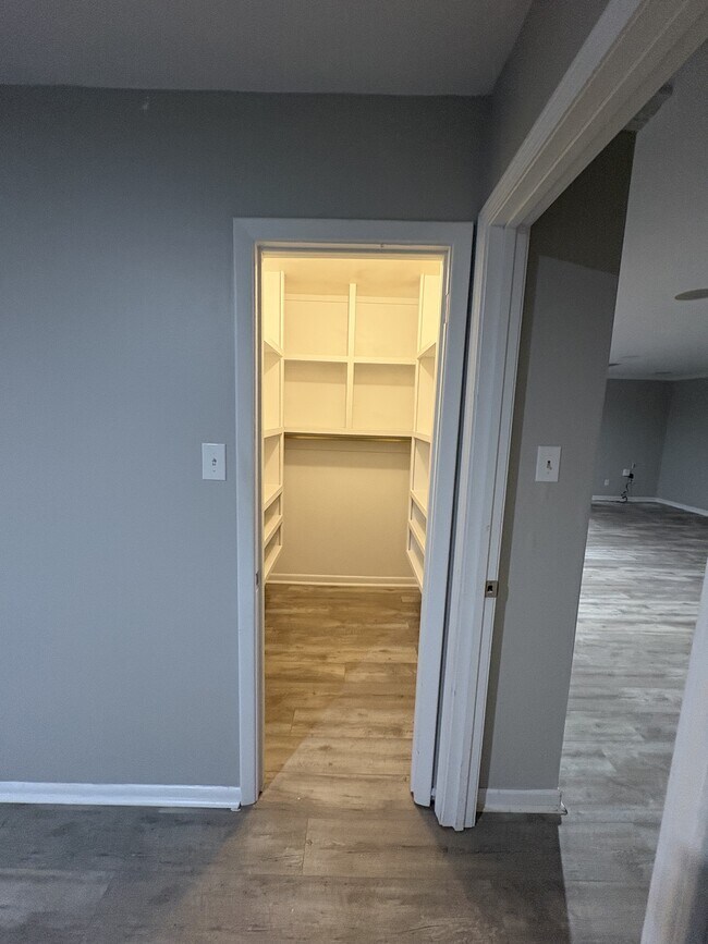 Building Photo - 11701 Southridge Dr