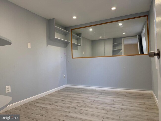 Building Photo - 5206 Easton Dr