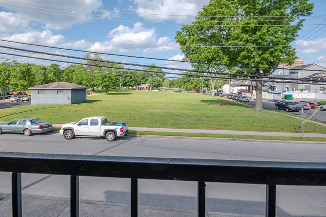Building Photo - Amazing Location! View of Centennial Park!...
