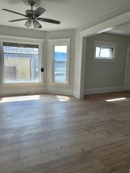 Building Photo - 21 N Locust St