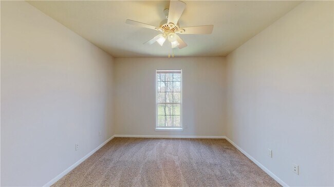 Building Photo - 1511 Hollow Hill Dr