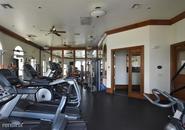 Building Photo - 3 br, 2 bath Condo - 4702 SW 160th Ave