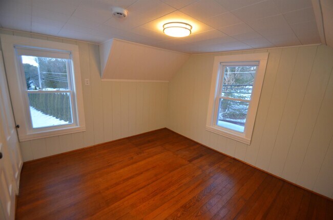Building Photo - 410 Wallace Rd