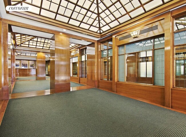 Building Photo - 350 W 50th St