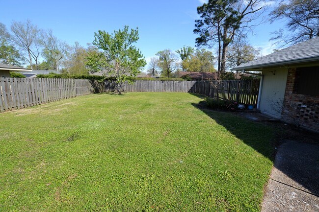 Building Photo - Newly Renovated 3 Bedroom Home in Sherwood...