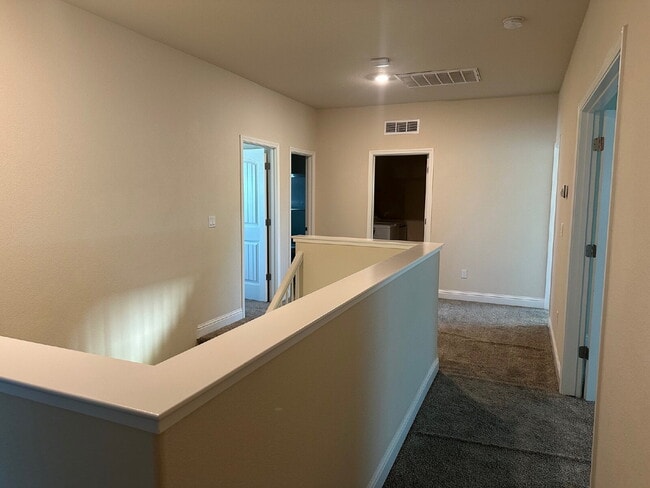 Building Photo - 2494 Valdes Dr
