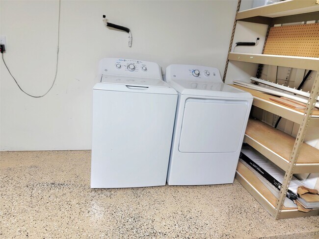 Building Photo - 3226 Granite Lake Dr