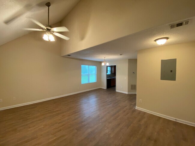 Building Photo - PRE-LEASING FOR AUGUST 2025!  1/2 OFF SECU...