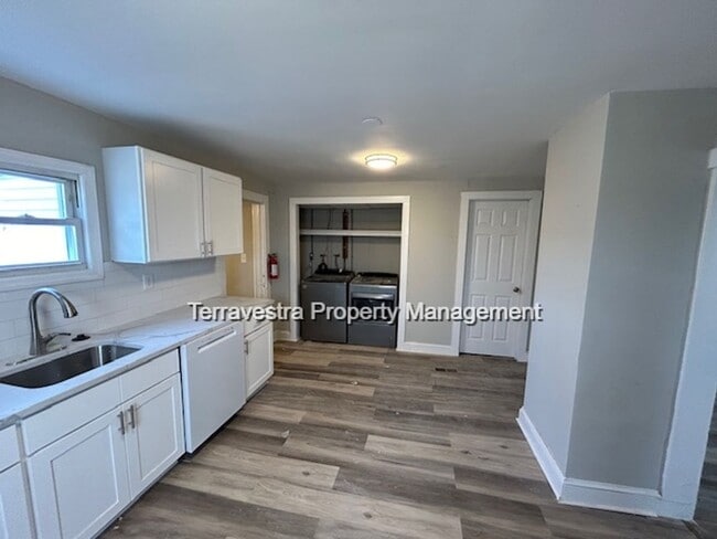 Building Photo - Renovated Millville 4 Bed in Millville. Eligible for $500 Security Deposit.