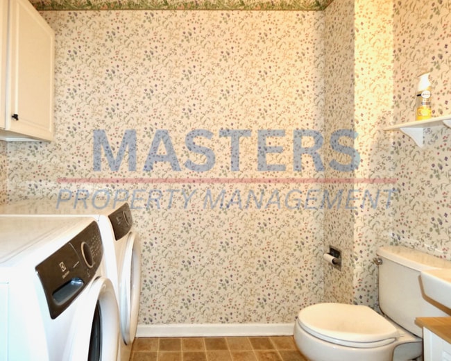 Building Photo - 160 Quail Rd