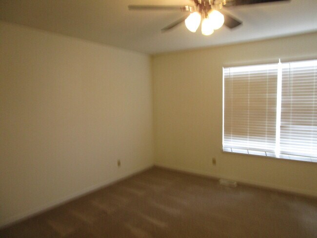 Building Photo - 2406 Calder Ct