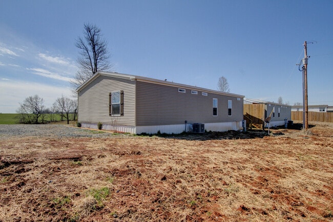 Building Photo - 295 Seays Rd