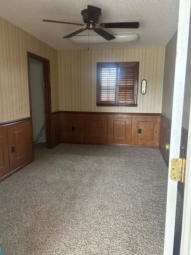 Building Photo - 4560 Smith Rd