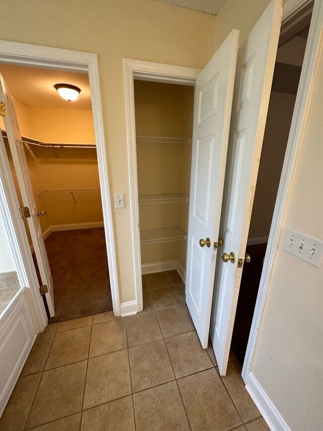 Building Photo - 789 Spence Dr