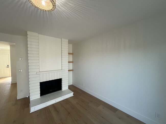 Building Photo - Newly renovated Townhome Grove Heights 1.5...