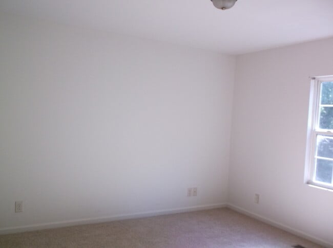 Building Photo - One Level House for Rent-Clemmonsville Rd....