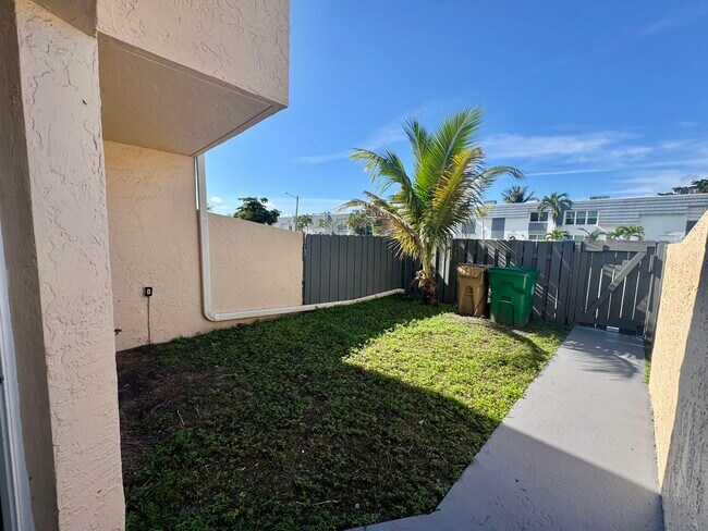 Building Photo - 3662 SW 59th Ave