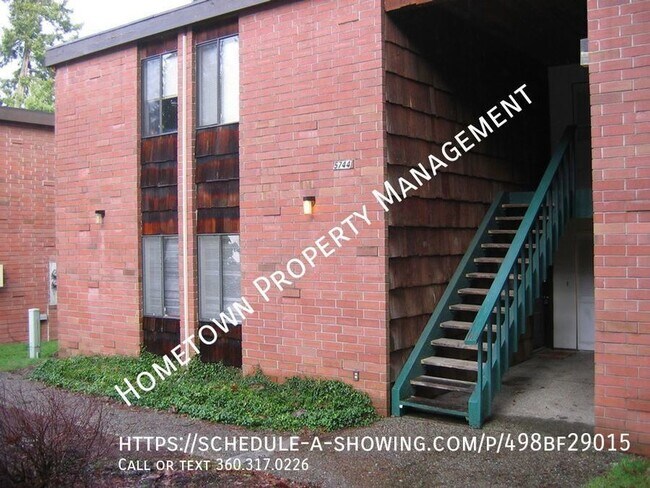 Building Photo - Beautiful 2 Bedroom, 1 Bath Apartment on P...