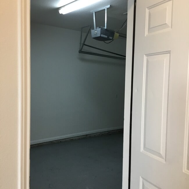 Connected Garage - 2909 Whisper Oaks Ln