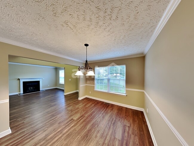 Building Photo - 3404 Bent Wood Cv