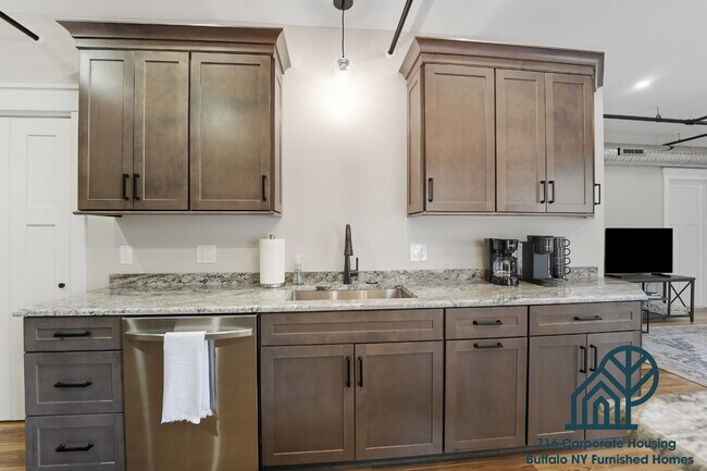 Building Photo - Furnished 2-Bedroom, 2-Bath Apartment on Connecticut St