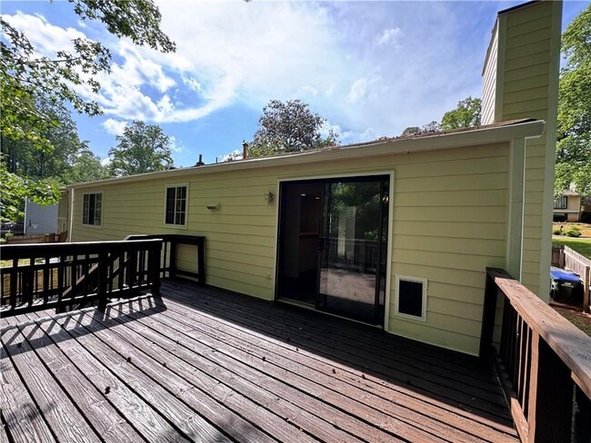 Building Photo - 440 Hembree Forest Cir
